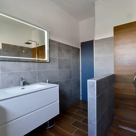 Meri Apartman Póla